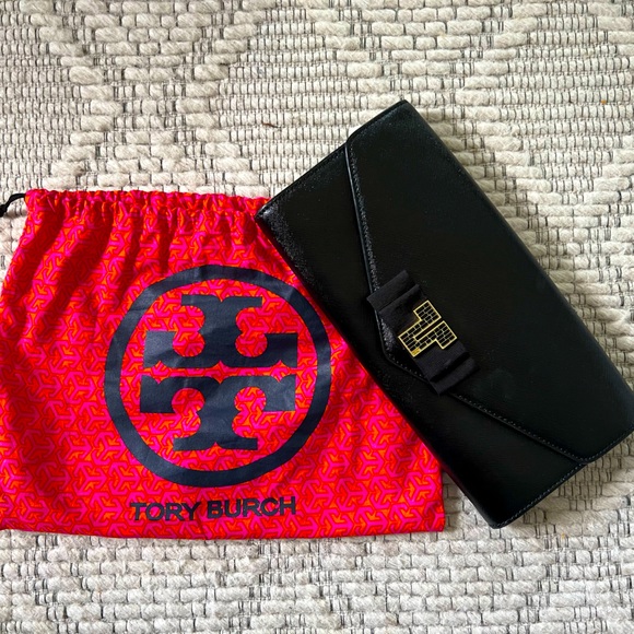 Tory Burch T clutch - Picture 2 of 5